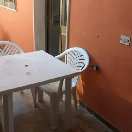 בית נופש Casa Vacanza Barbara אוג'נטו